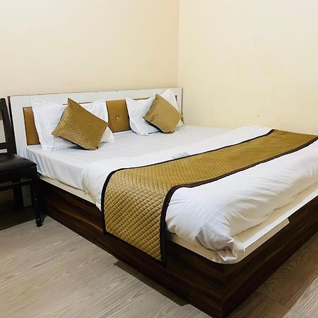 Hotel Shyam Sarover And Restaurant Ringas Dış mekan fotoğraf