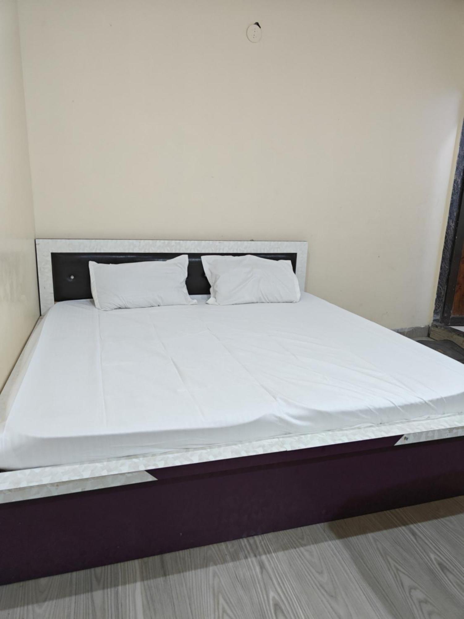 Hotel Shyam Sarover And Restaurant Ringas Oda fotoğraf