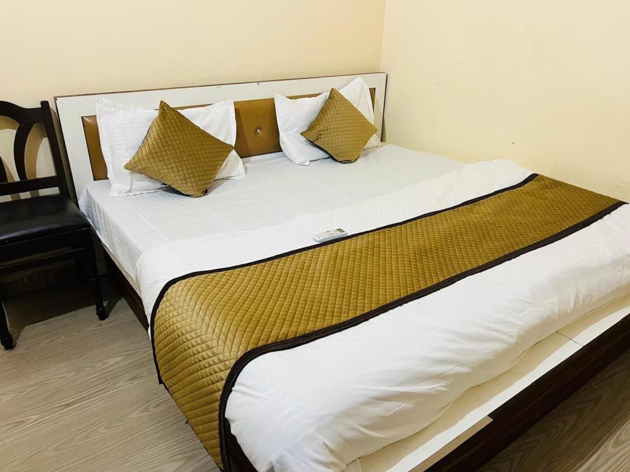 Hotel Shyam Sarover And Restaurant Ringas Dış mekan fotoğraf
